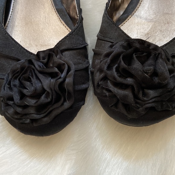 Dollhouse size 7 black ballet flats. - Picture 2 of 4